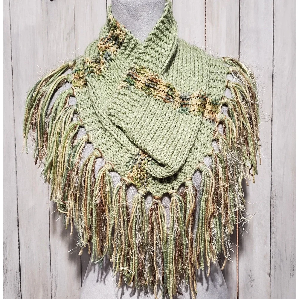 NEW Hand Knitted‎ Green Ombre Boho Cowl Scarf Artsy Cottage Coastal Indie Chic